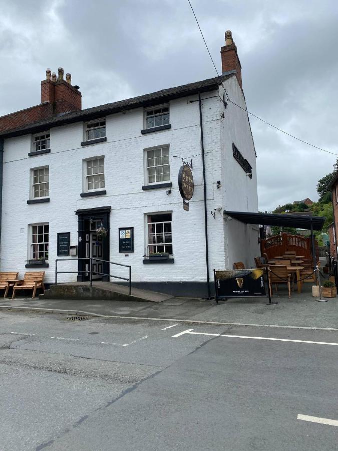 Old New Inn, Llanfyllin Eksteriør billede